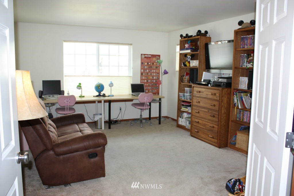 3404 170th Place Southeast Bothell, WA 98012 - Photo 10 of 13