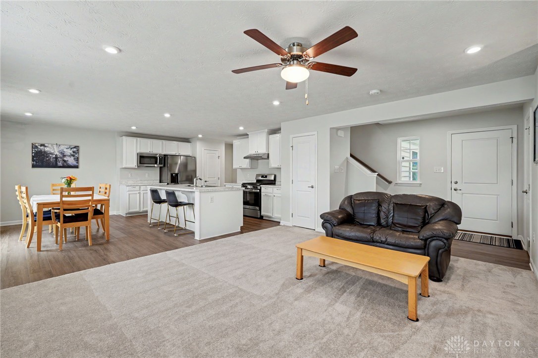 157 Cresting Road Fairborn, OH 45324 - Photo 10 of 43