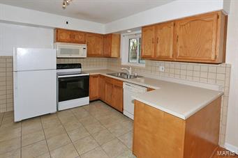 8133 MacKenzie Road St. Louis, MO 63123 - Photo 8 of 22 Gallery Image 8