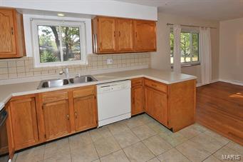 8133 MacKenzie Road St. Louis, MO 63123 - Photo 9 of 22 Gallery Image 9