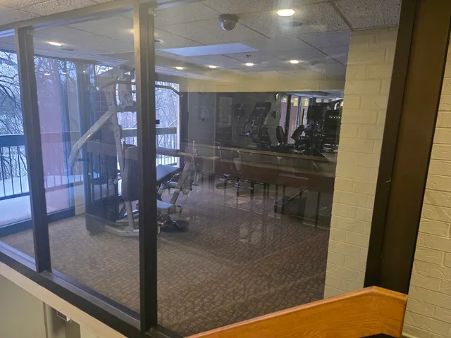 $1,900 | 1840 Huntington Boulevard, Unit 413, Hoffman Estates, IL 60169