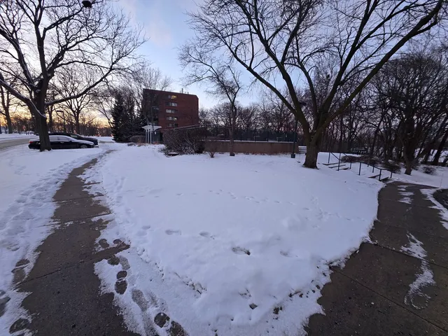 $1,900 | 1840 Huntington Boulevard, Unit 413, Hoffman Estates, IL 60169