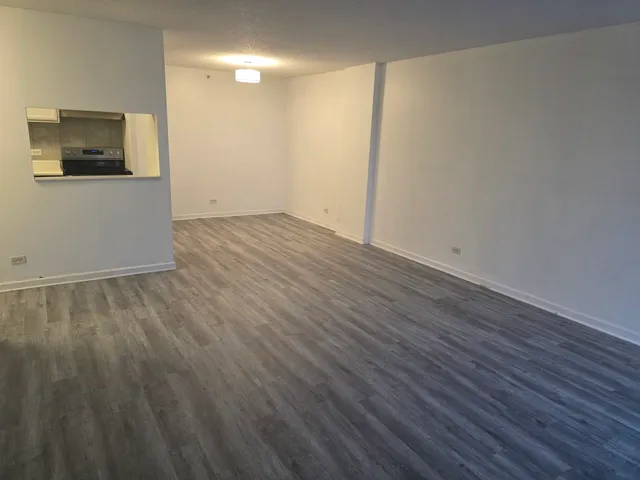 $1,900 | 1840 Huntington Boulevard, Unit 413, Hoffman Estates, IL 60169