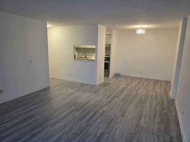 $1,900 | 1840 Huntington Boulevard, Unit 413, Hoffman Estates, IL 60169