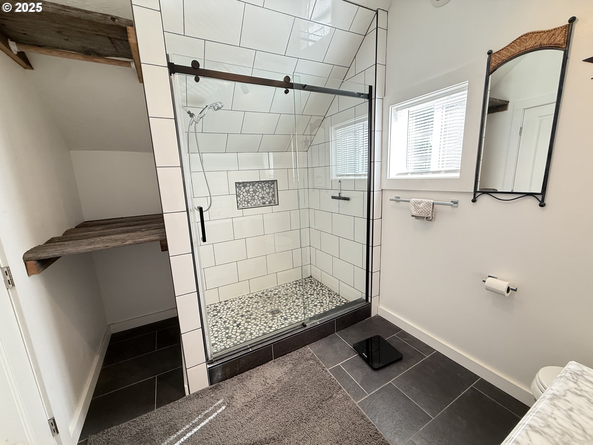 35349 Blitz Lane Blodgett, OR 97326 - Photo 26 of 47 a bathroom with a shower