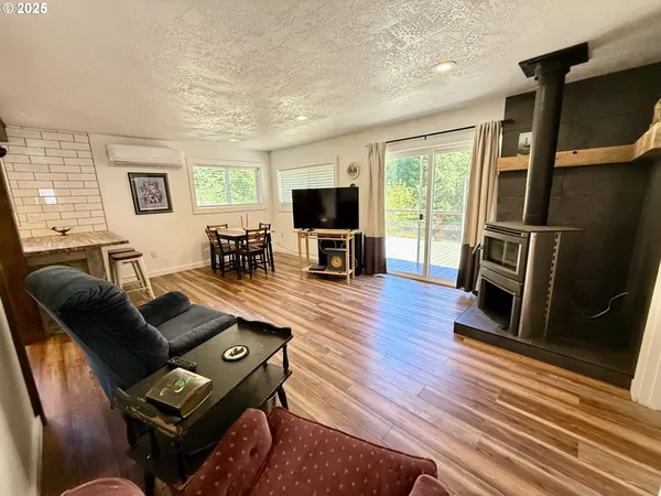 $498,000 | 35349 Blitz Lane, Blodgett, OR 97326