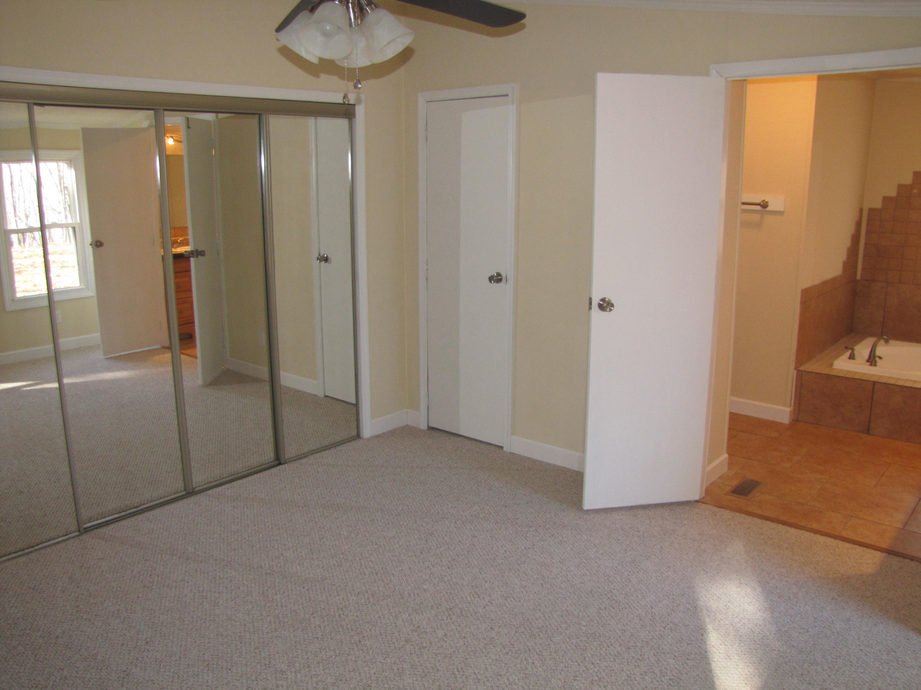 1288 Wapiti Run Road Moneta, VA 24121 - Photo 11 of 22 IMG_2689