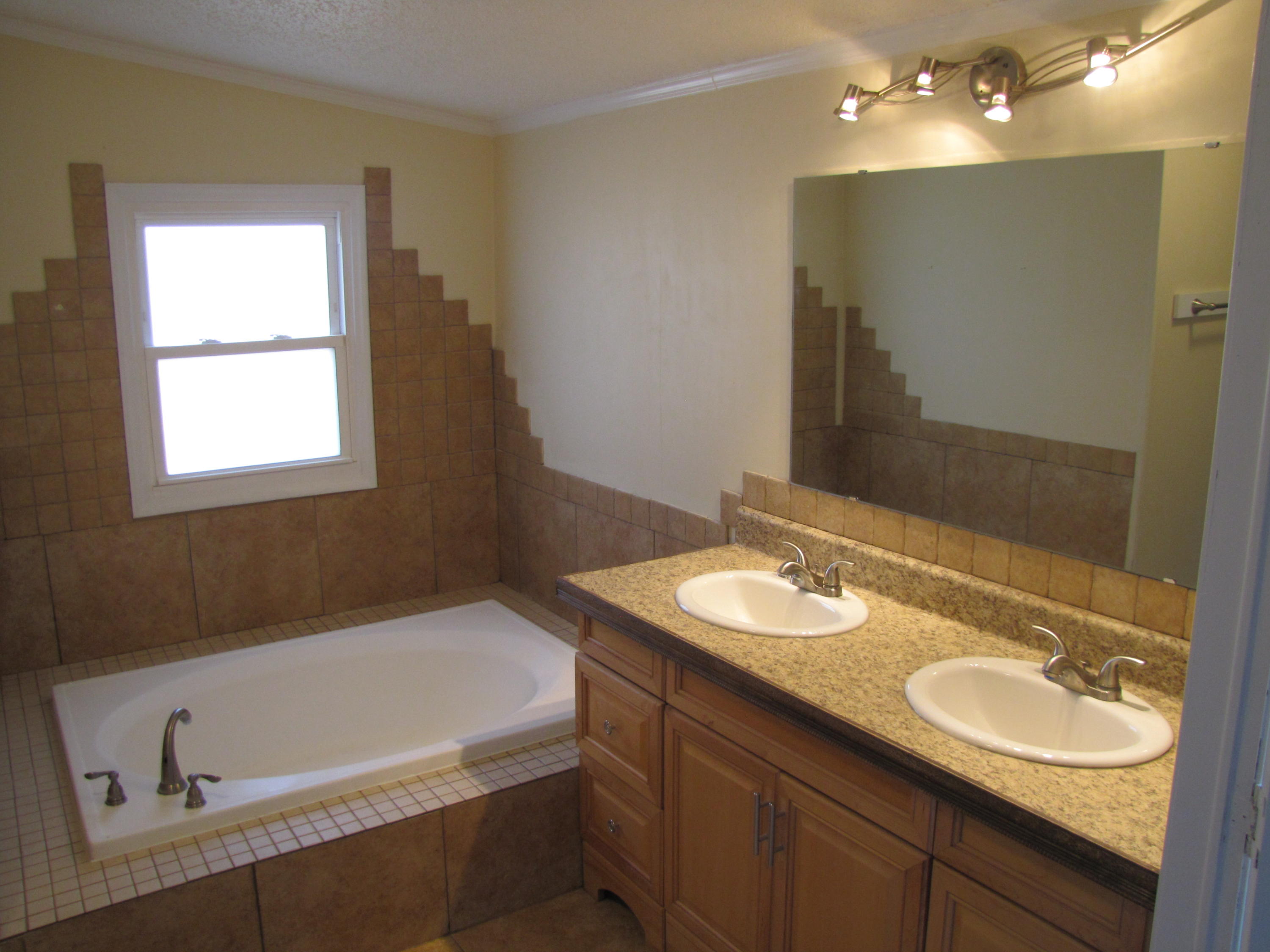 1288 Wapiti Run Road Moneta, VA 24121 - Photo 12 of 22 IMG_2690