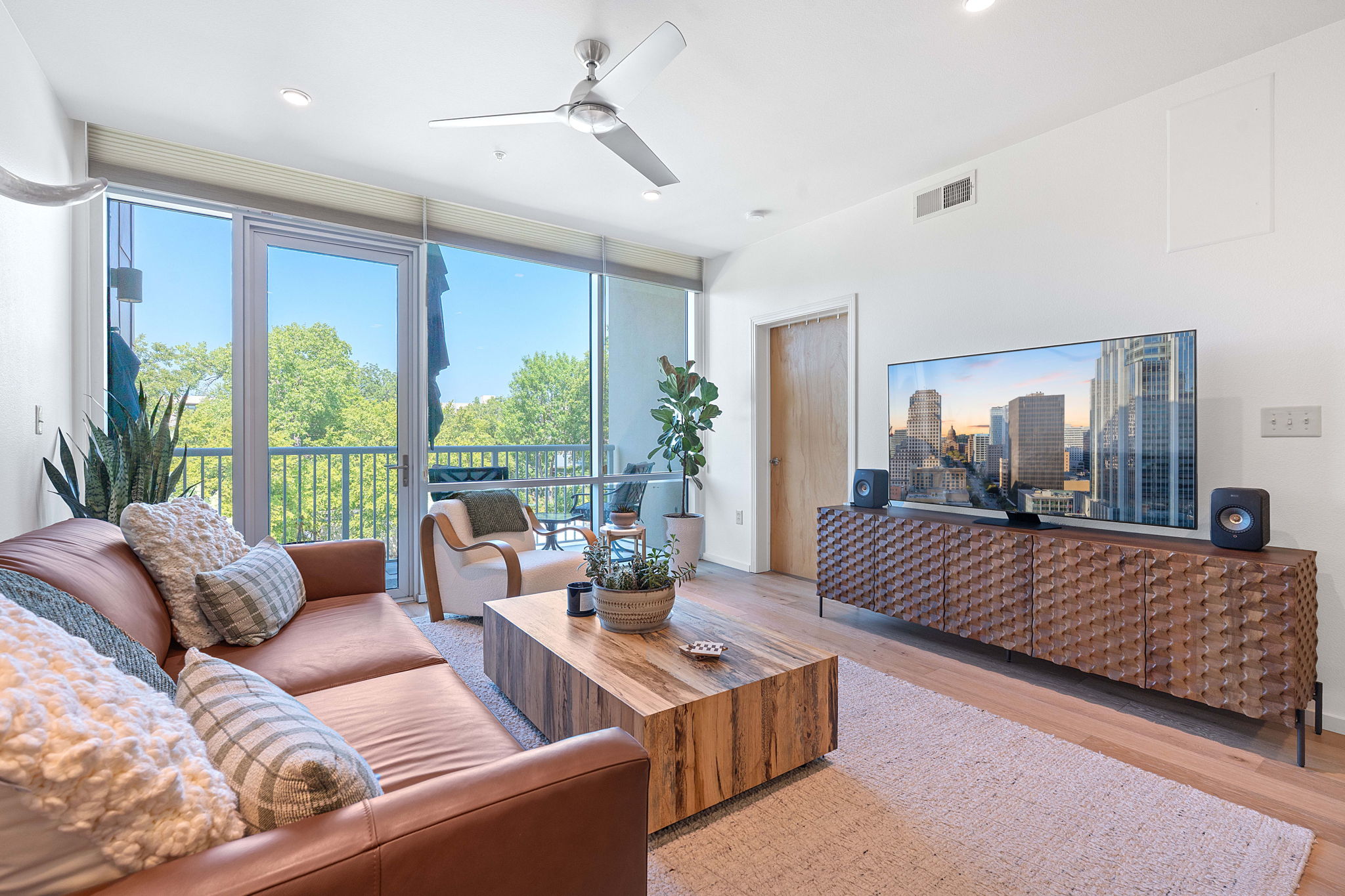 1600 Barton Springs Road, Unit 3406 Austin, TX 78704 - Photo 4 of 40