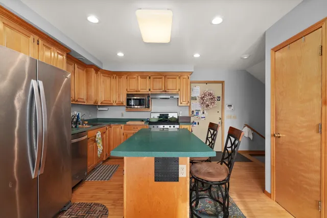 $825,000 | 3301-3303 Prairie Road, Madison, WI 53719