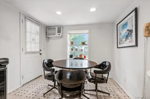 $749,999 | 279 North Kentucky Avenue, Massapequa, NY 11758