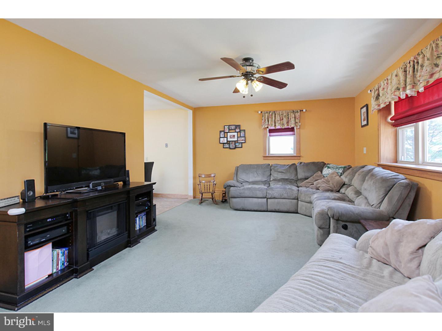 435 Ewan Road Mullica Hill, NJ 08062 - Photo 4 of 13 Family Room