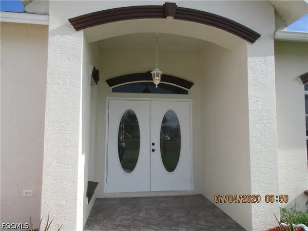 $2,400 | 918 Northeast 13th Street, Cape Coral, FL 33909