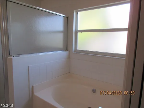 $2,400 | 918 Northeast 13th Street, Cape Coral, FL 33909