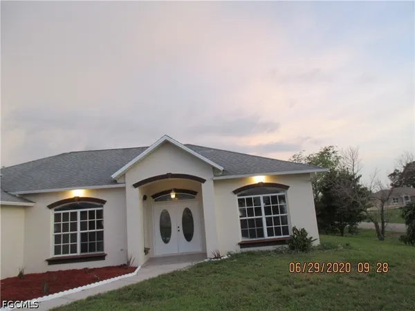 $2,400 | 918 Northeast 13th Street, Cape Coral, FL 33909