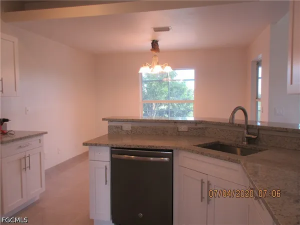 $2,400 | 918 Northeast 13th Street, Cape Coral, FL 33909