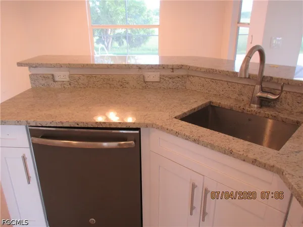 $2,400 | 918 Northeast 13th Street, Cape Coral, FL 33909