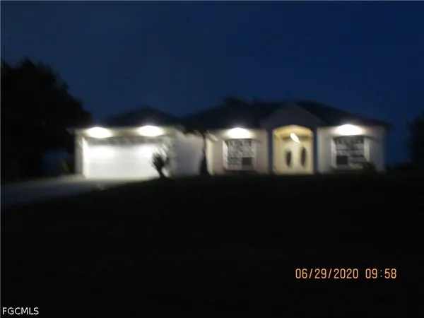 $2,400 | 918 Northeast 13th Street, Cape Coral, FL 33909