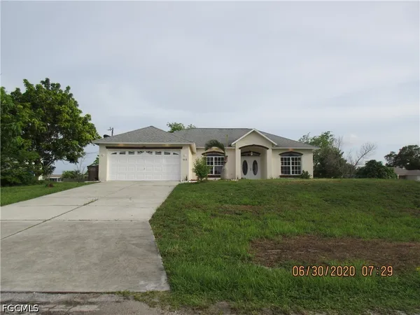 $2,400 | 918 Northeast 13th Street, Cape Coral, FL 33909