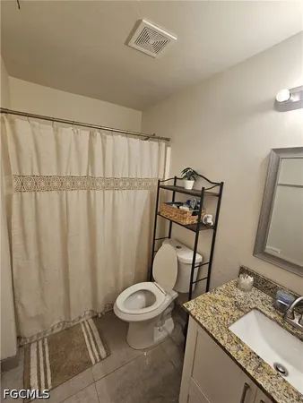 $2,400 | 918 Northeast 13th Street, Cape Coral, FL 33909