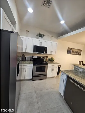 $2,400 | 918 Northeast 13th Street, Cape Coral, FL 33909