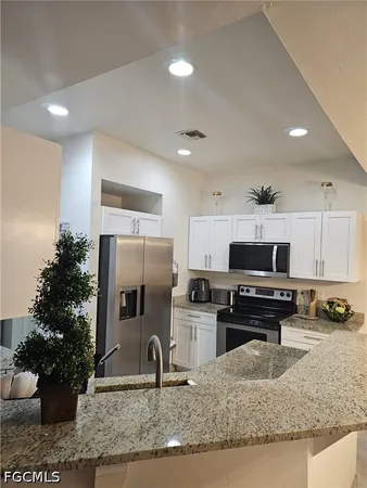 $2,400 | 918 Northeast 13th Street, Cape Coral, FL 33909