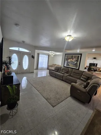 $2,400 | 918 Northeast 13th Street, Cape Coral, FL 33909