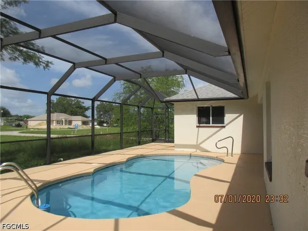 $2,400 | 918 Northeast 13th Street, Cape Coral, FL 33909