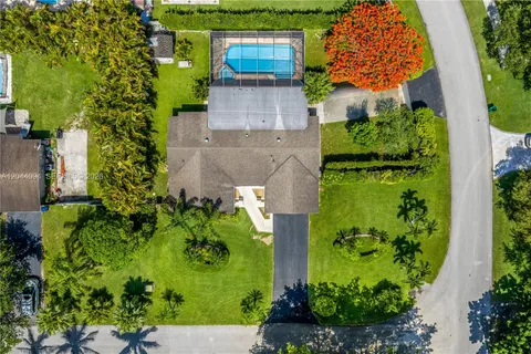 $895,000 | 18250 Southwest 88th Place, Palmetto Bay, FL 33157