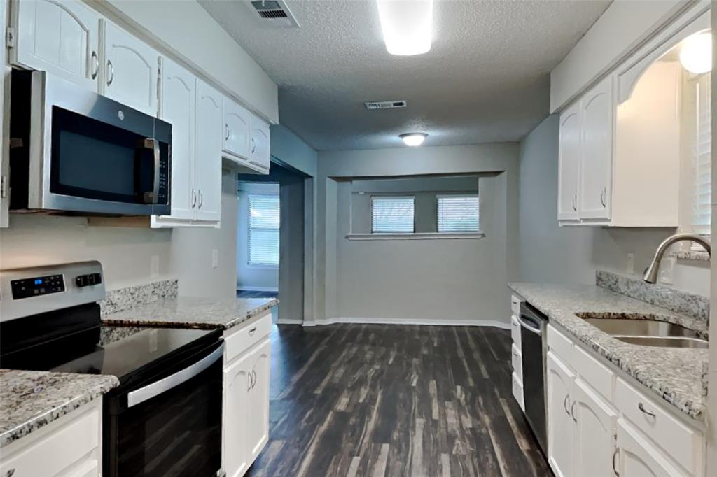1522 Clover Hill Road Mansfield, TX 76063 - Photo 5 of 18