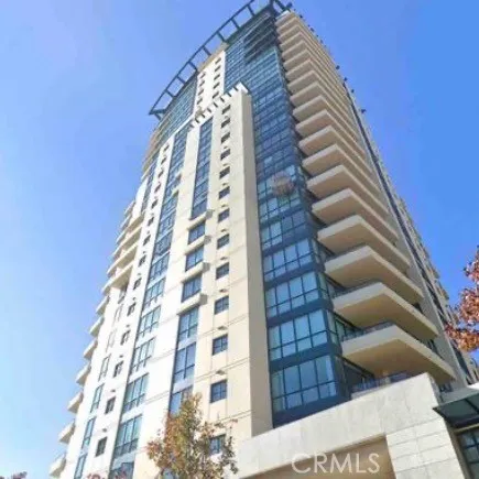 a view of a tall building