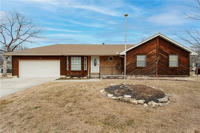 $205,000 | 3403 Northwest Shannon Court, Blue Springs, MO 64015