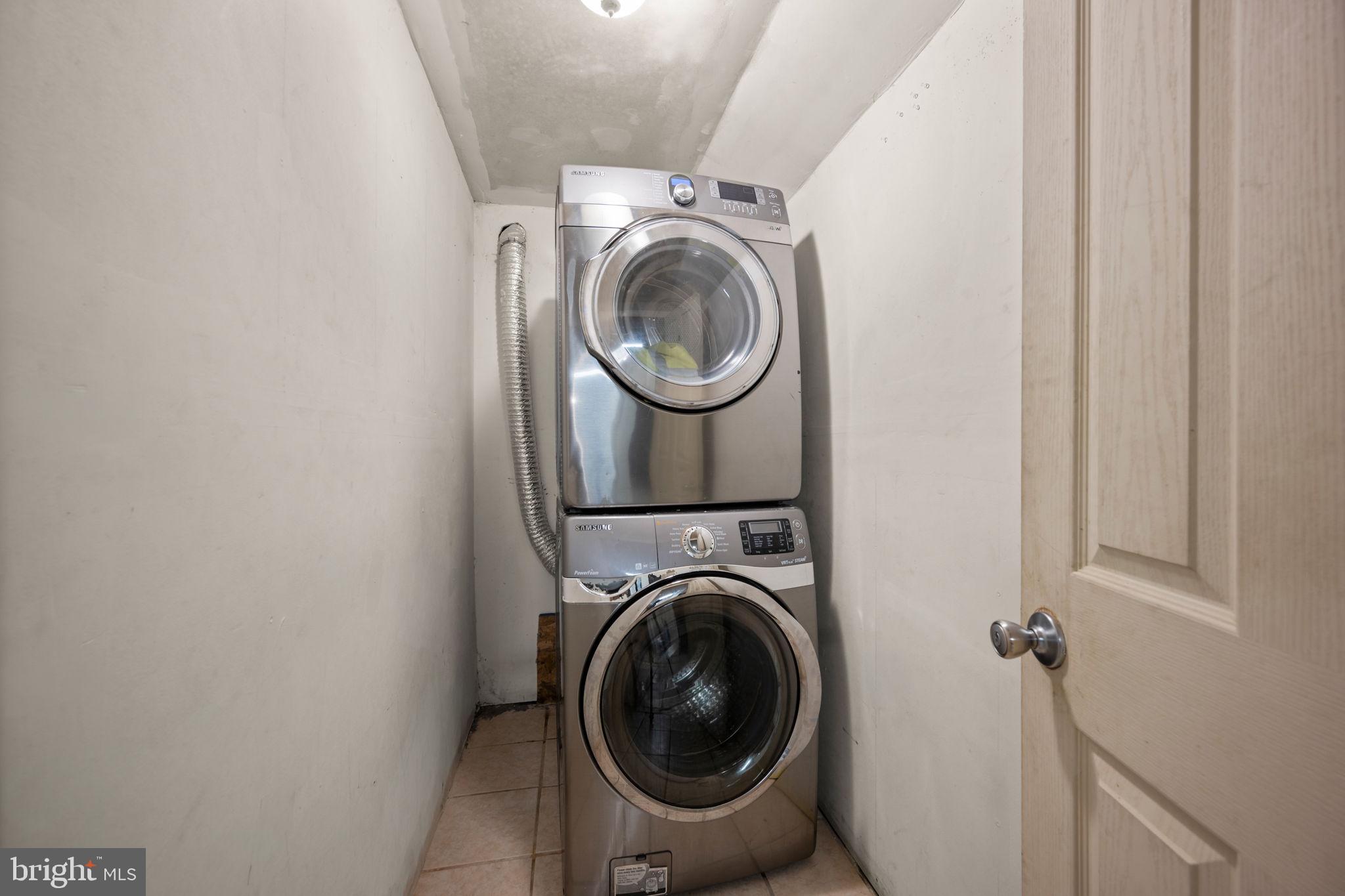 2422 Madison Avenue, Unit 1 Baltimore, MD 21217 - Photo 25 of 34 a utility room with dryer and washer