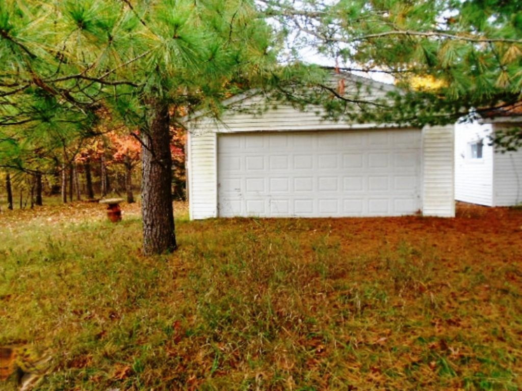 3467 South Merrillville Road Baldwin, MI 49304 - Photo 9 of 14 3467 Garage