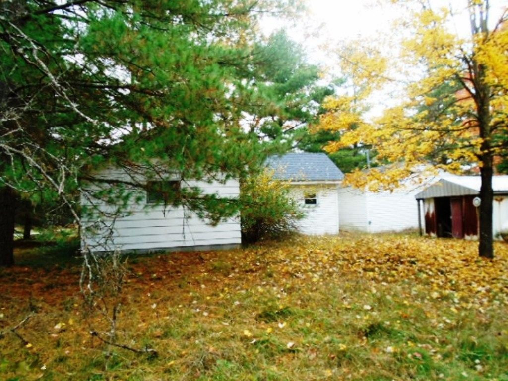 3467 South Merrillville Road Baldwin, MI 49304 - Photo 10 of 14 3467 Back side