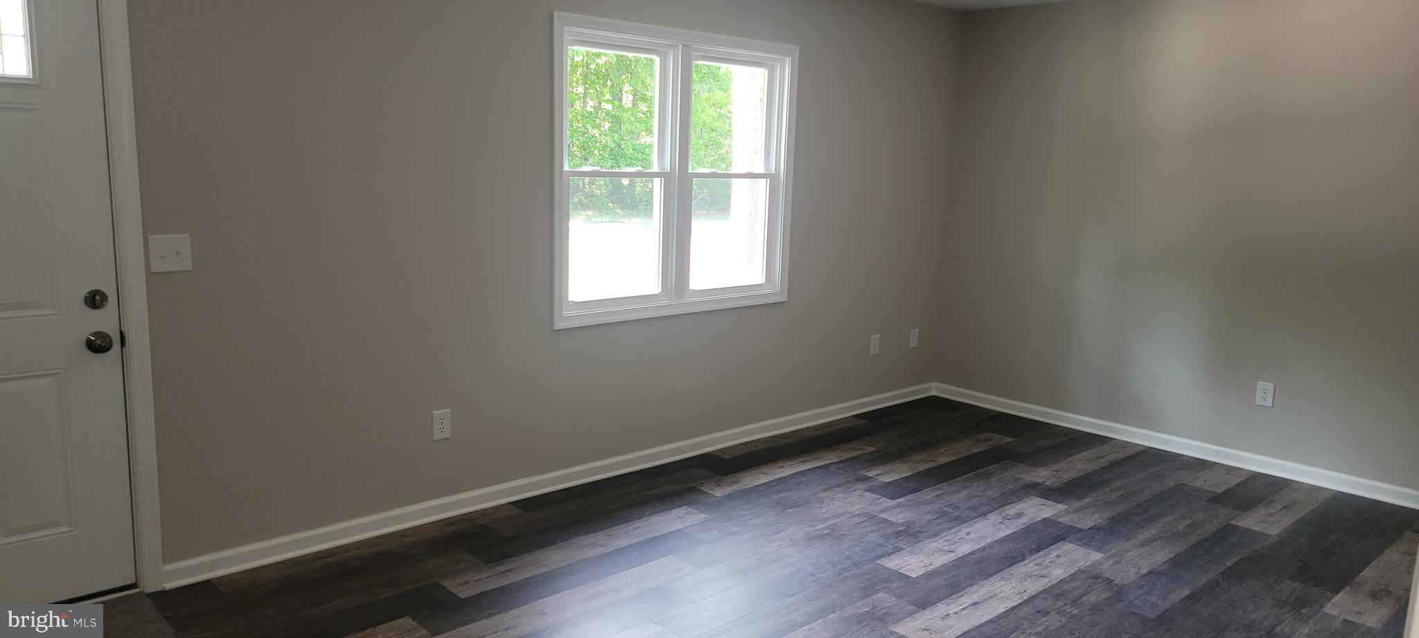 626 Cloverfield Lane Harrington, DE 19952 - Photo 13 of 22 Living Room