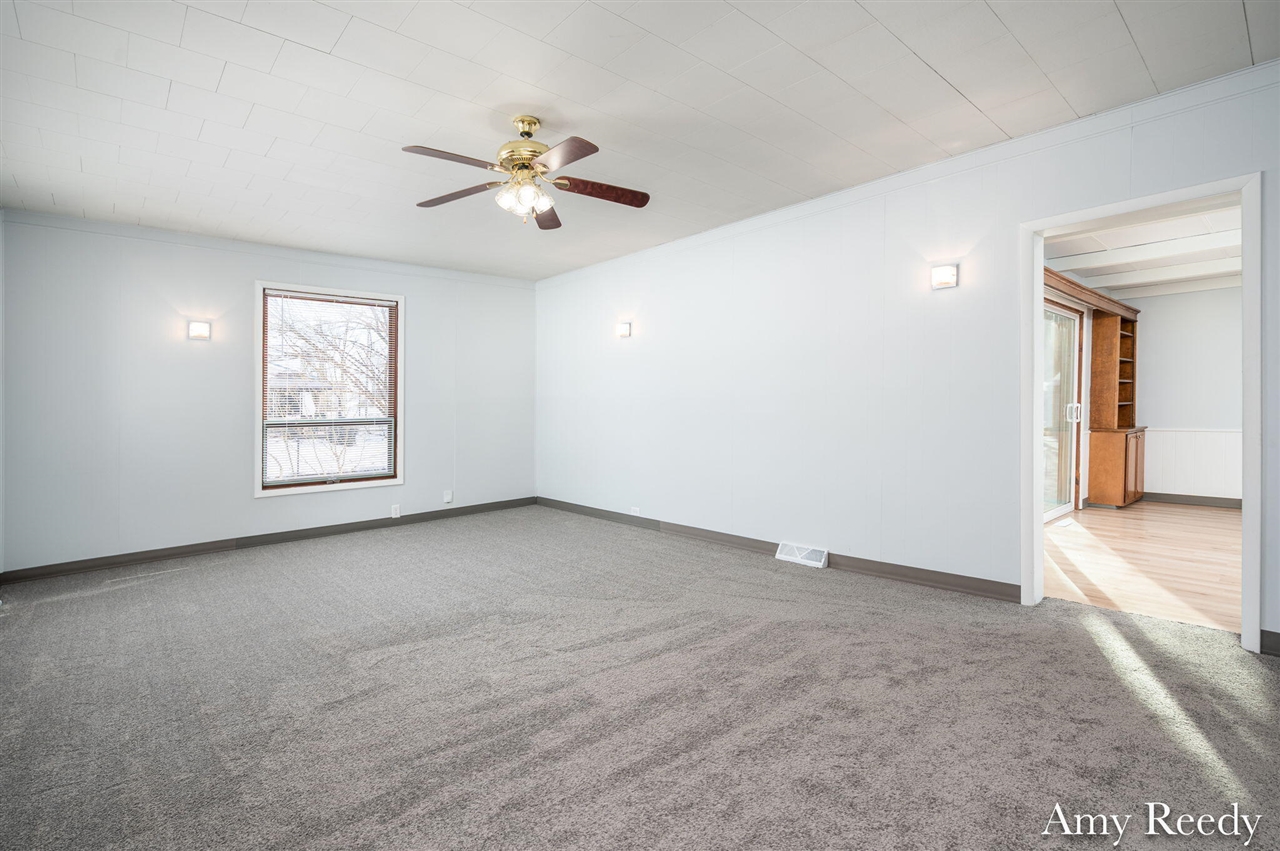 418 Elm Street Lowell, MI 49331 - Photo 11 of 33