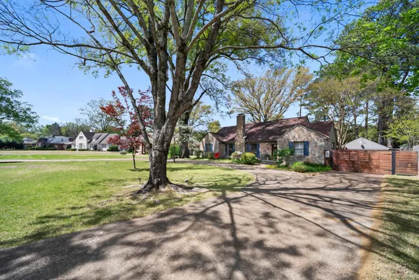 $685,000 | 267 North Rose Road, Memphis, TN 38117