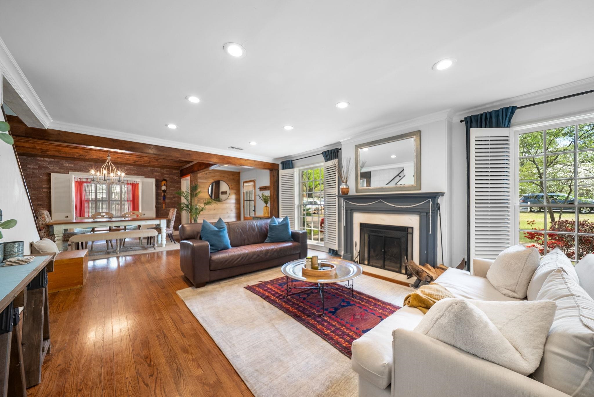 267 North Rose Road Memphis, TN 38117 - Photo 2 of 40 a living room with furniture fireplace and window