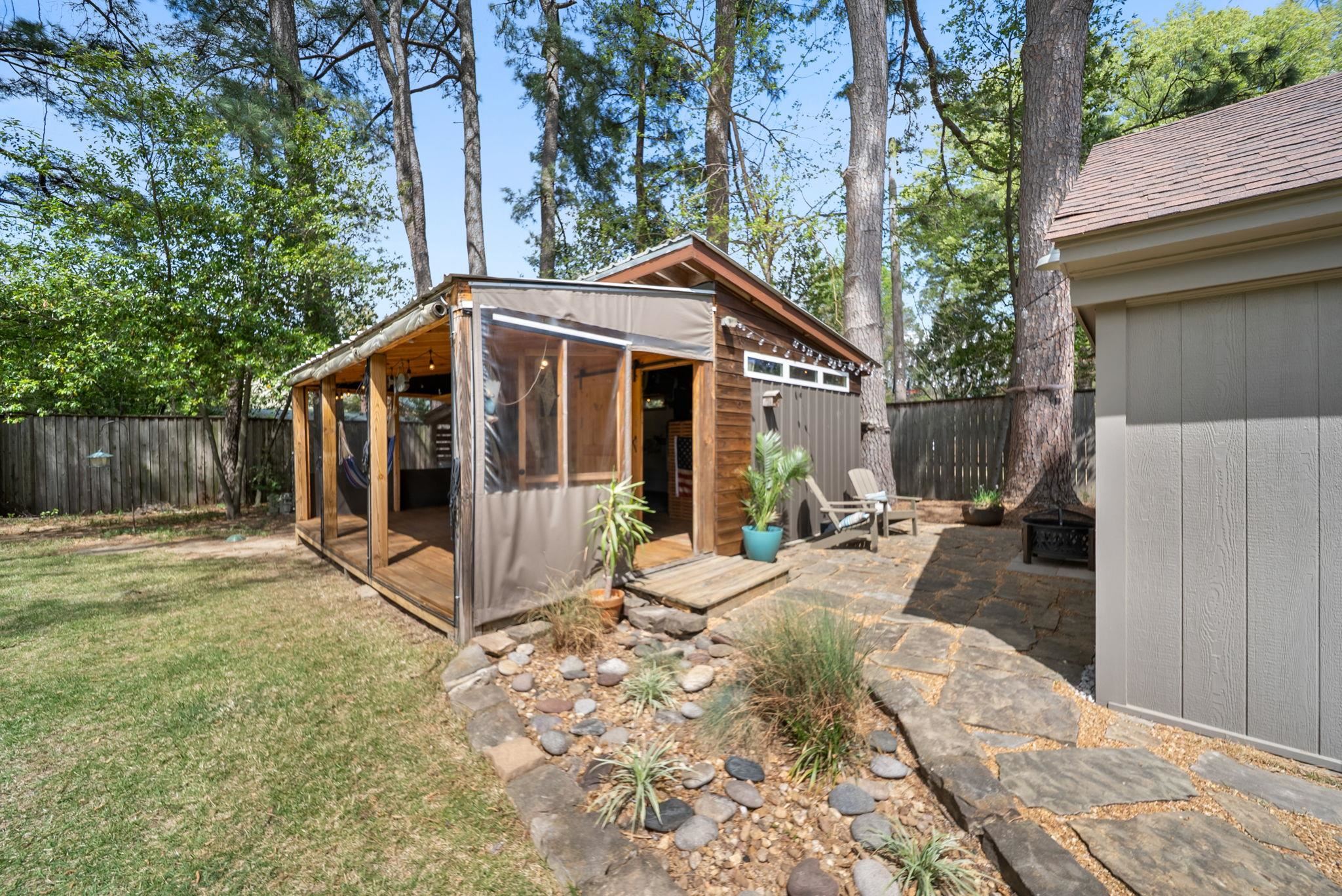 267 North Rose Road Memphis, TN 38117 - Photo 28 of 40 a view of a house with backyard and sitting area
