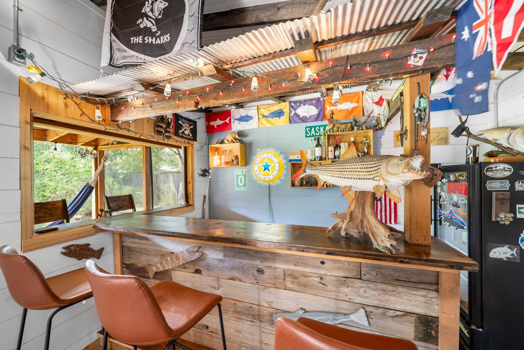 267 North Rose Road Memphis, TN 38117 - Photo 31 of 40 a view of a chairs and table in a gym