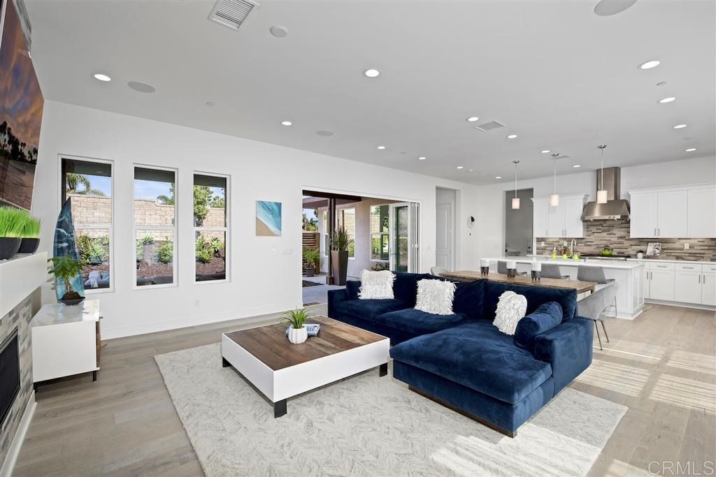 715 Adelaide Circle Encinitas, CA 92024 - Photo 3 of 25