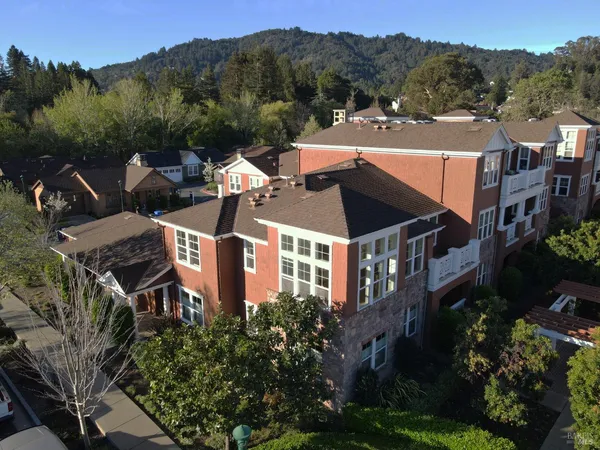 $1,725,000 | 20 Camellia Circle, Larkspur, CA 94939