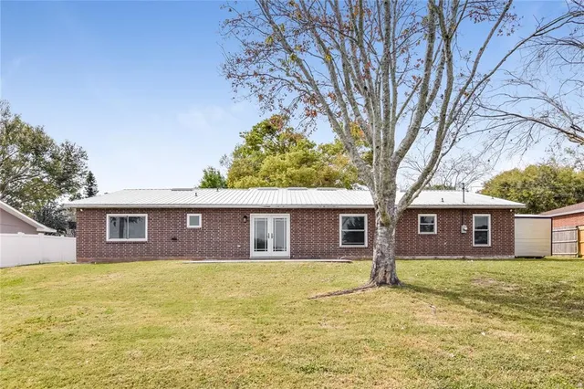 a front view of house with yard