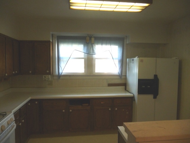3154 Rockingham Road Davenport, IA 52802 - Photo 11 of 18 Gallery Image 11