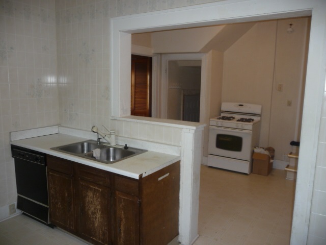 3154 Rockingham Road Davenport, IA 52802 - Photo 12 of 18 Gallery Image 12