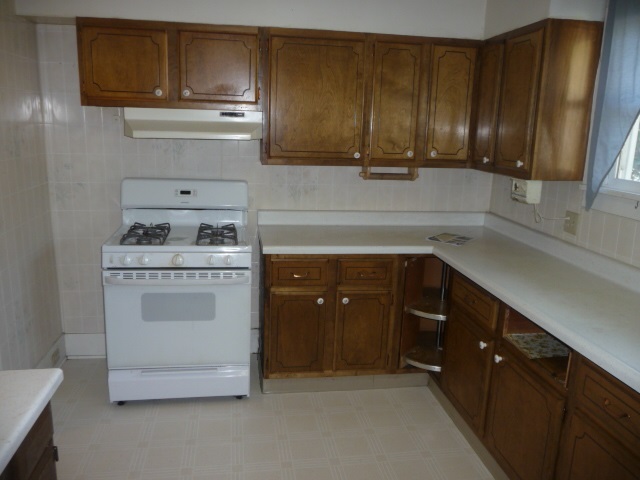 3154 Rockingham Road Davenport, IA 52802 - Photo 14 of 18 Gallery Image 14