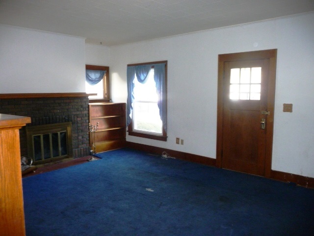 3154 Rockingham Road Davenport, IA 52802 - Photo 8 of 18 Gallery Image 8