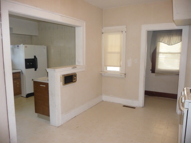 3154 Rockingham Road Davenport, IA 52802 - Photo 10 of 18 Gallery Image 10