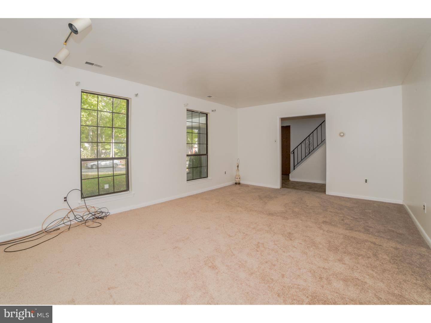 208 Aspen Road Williamstown, NJ 08094 - Photo 3 of 16 Gallery Image 3